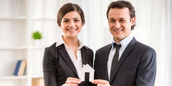 Realtor vs. Real Estate Agent: What's The Difference?